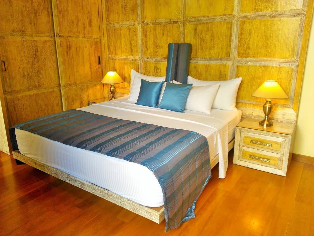 White Palace Hotel Гампа Екстериор снимка